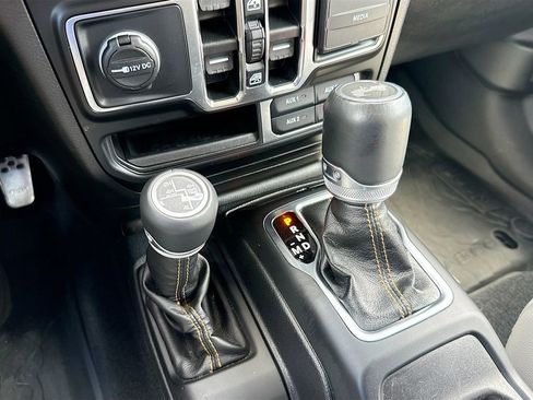 Used 2021 Jeep Wrangler Unlimited Sahara image 18