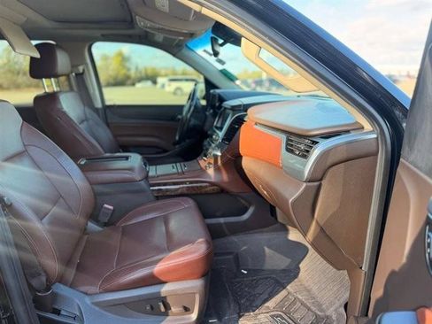 Used 2019 Chevrolet Suburban Premier AWD/4WD image 12