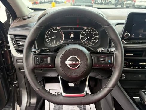 Used 2023 Nissan Rogue SV w/ SV Premium B Package FWD image 15