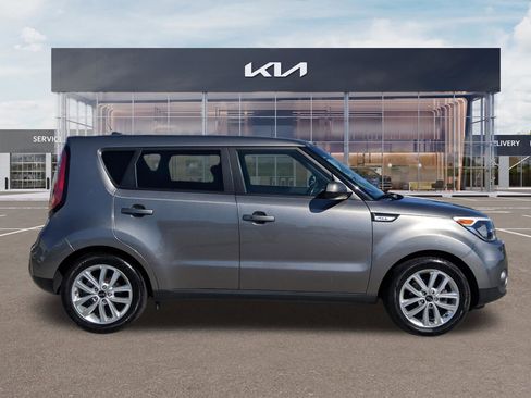 Certified 2017 Kia Soul + w/ Audio Package image 3