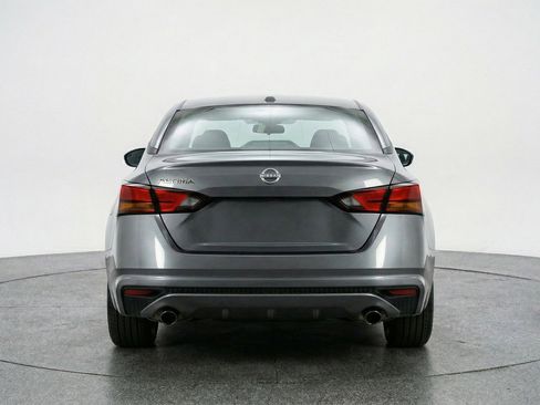 Used 2025 Nissan Altima 2.5 SV FWD image 7