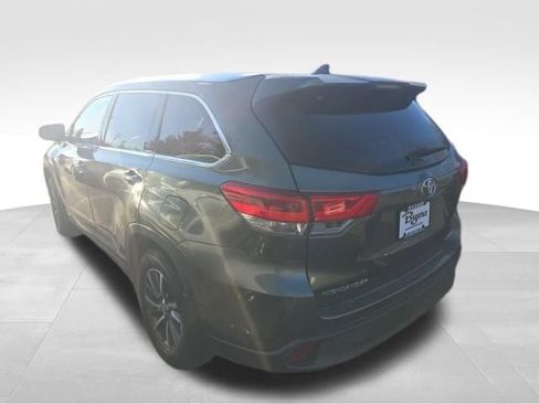 Used 2019 Toyota Highlander XLE image 3