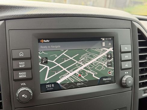 Used 2023 Mercedes-Benz Metris Passenger image 3