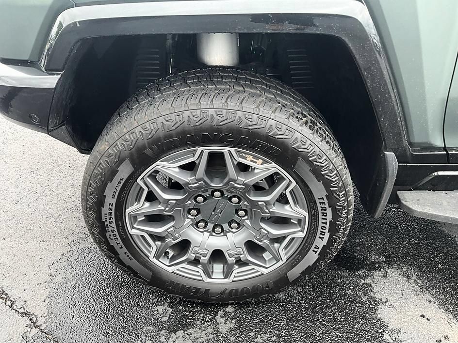 Used 2024 GMC Hummer EV 3X AWD/4WD image 14