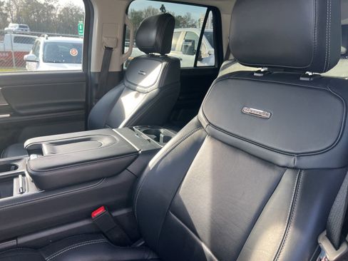 Used 2025 Ford Expedition Platinum AWD/4WD image 8