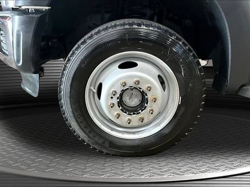 Used 2016 Ford F550 4x4 Regular Cab Super Duty image 29