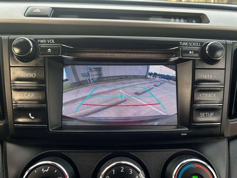 Used 2018 Toyota RAV4 LE image 16