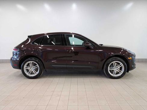 Used 2025 Porsche Macan AWD/4WD image 8
