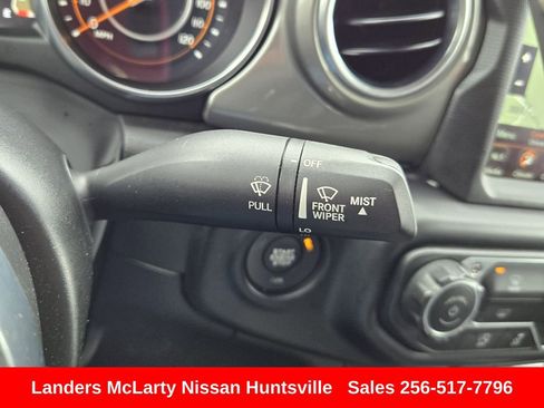 Used 2023 Jeep Gladiator Overland image 24