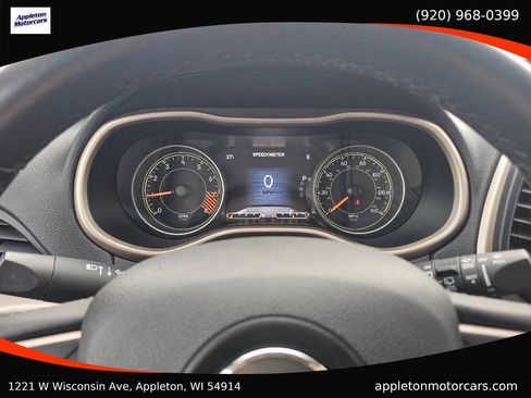 Used 2015 Jeep Cherokee Limited w/ Luxury Group image 12