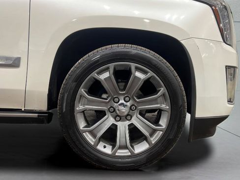 Used 2015 Cadillac Escalade Premium image 34