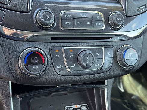 Used 2017 Chevrolet Impala LT w/ Leather Package image 15