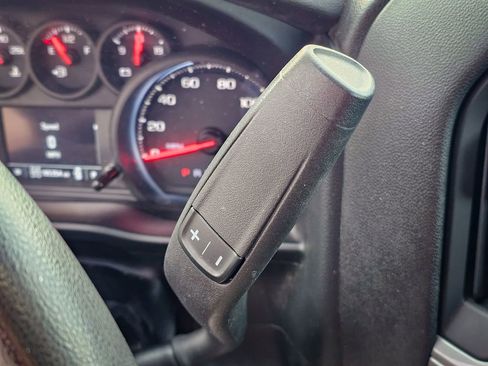 Used 2019 Chevrolet Silverado 1500 Custom w/ Custom Value Package image 18