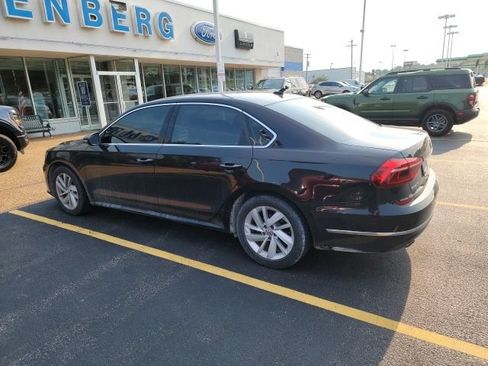 Used 2018 Volkswagen Passat 2.0T SE FWD image 3