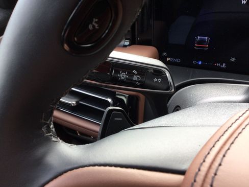 New 2026 Lincoln Aviator Reserve AWD/4WD image 18