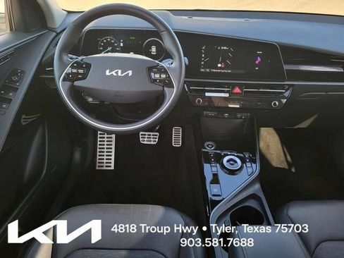 Used 2023 Kia Niro Wave FWD image 12