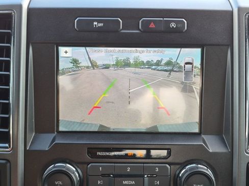 Used 2018 Ford F150 XLT w/ Equipment Group 302A Luxury RWD image 12