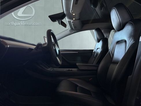 Used 2025 Tesla Model Y Long Range image 9