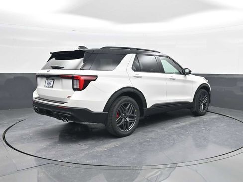New 2026 Ford Explorer ST image 8