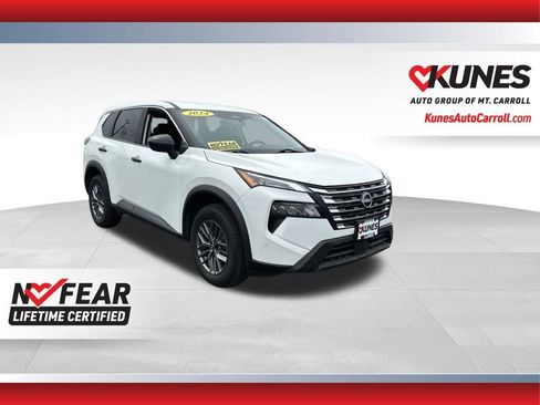 Used 2024 Nissan Rogue S AWD/4WD image 1