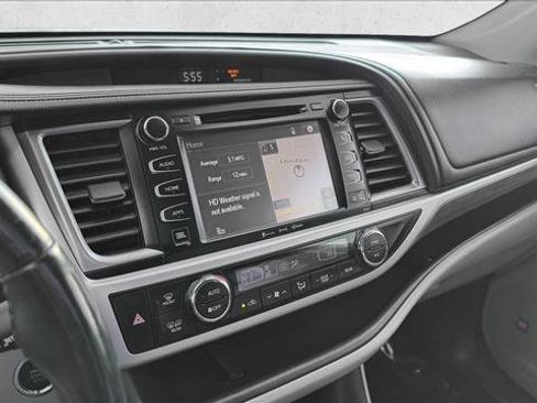 Used 2019 Toyota Highlander Limited image 14