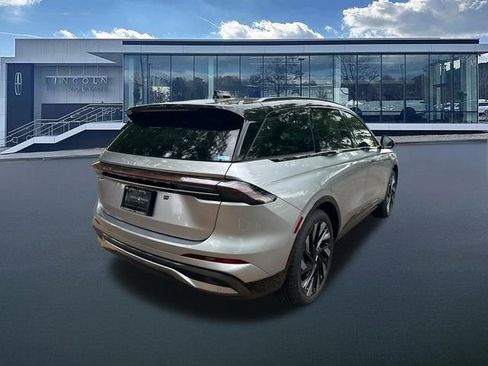 New 2026 Lincoln Nautilus Reserve AWD/4WD image 8