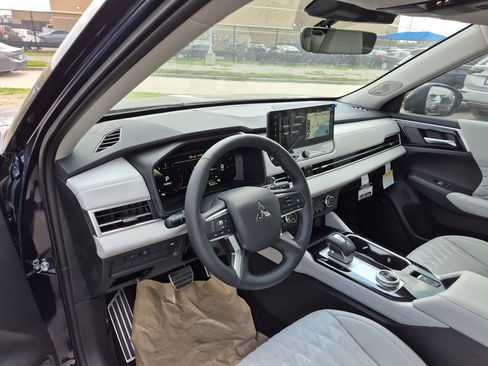 New 2026 Mitsubishi Outlander SEL image 48