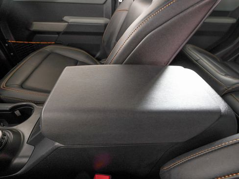 Used 2023 Ford Bronco Badlands w/ Sasquatch Package image 26