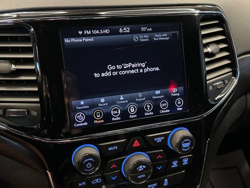Used 2019 Jeep Grand Cherokee Altitude AWD/4WD image 13
