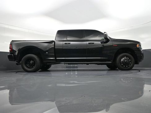 Used 2024 RAM 3500 Laramie w/ Night Edition image 31