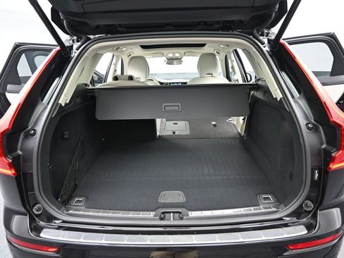 Used 2025 Volvo XC60 T8 Ultra w/ Protection Package Premier image 21