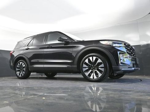 Used 2025 Ford Explorer Platinum w/ LUX Leather Package AWD/4WD image 35