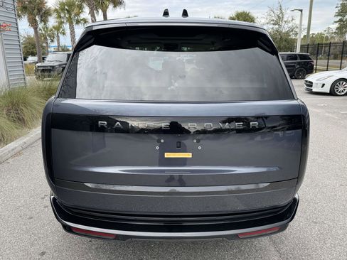 Certified 2025 Land Rover Range Rover SE image 7