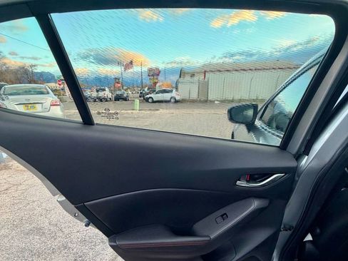 Used 2016 MAZDA MAZDA3 s Touring image 21