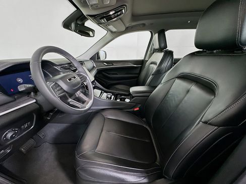 Used 2023 Jeep Grand Cherokee L Limited AWD/4WD image 13