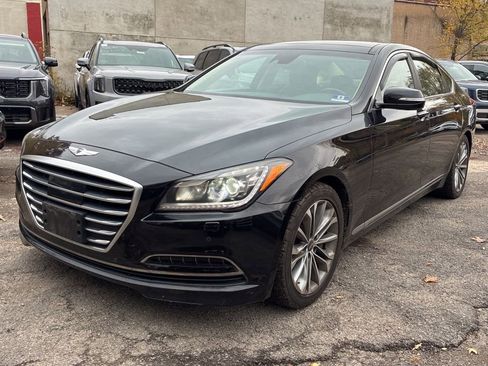 Used 2015 Hyundai Genesis 3.8 w/ Option Group 03 image 2