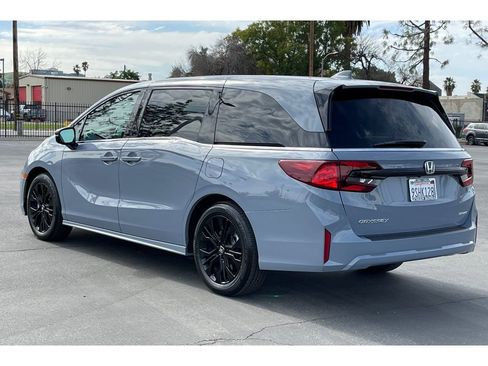 Certified 2025 Honda Odyssey Sport-L image 3