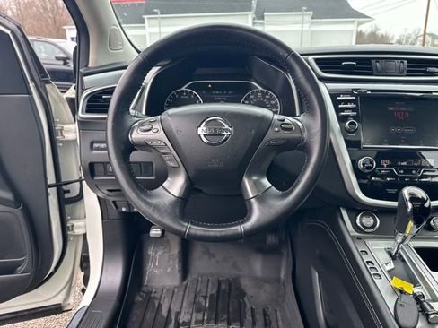 Used 2019 Nissan Murano SV w/ Premium Package image 16