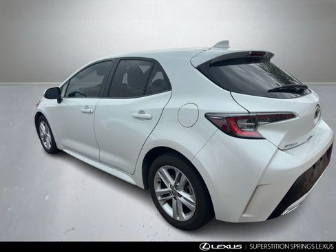 Used 2021 Toyota Corolla SE w/ SE Preferred Package image 4