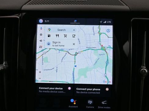 Used 2023 Volvo XC60 B5 Plus image 14