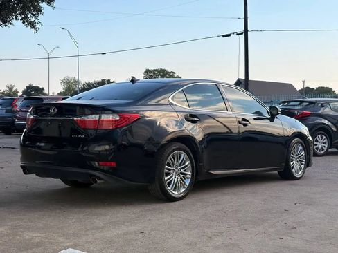 Used 2013 Lexus ES 350 w/ Luxury Pkg FWD image 3