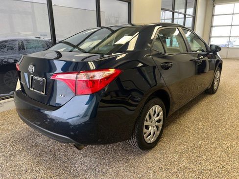 Used 2018 Toyota Corolla LE image 2