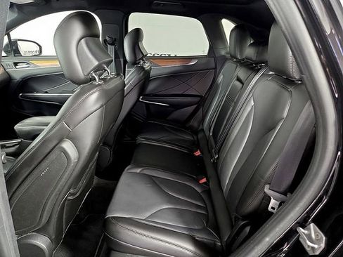 Certified 2019 Lincoln MKC Reserve w/ MKC Climate Package image 10