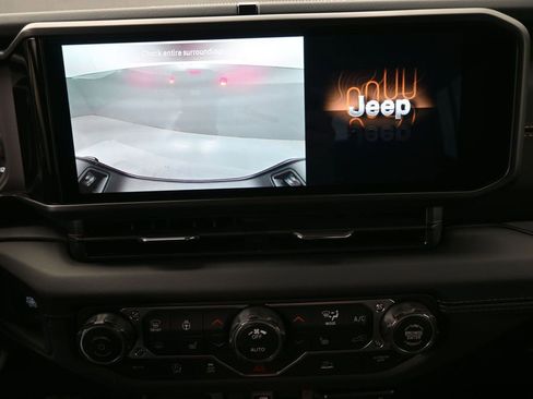 New 2026 Jeep Gladiator Sport AWD/4WD image 32