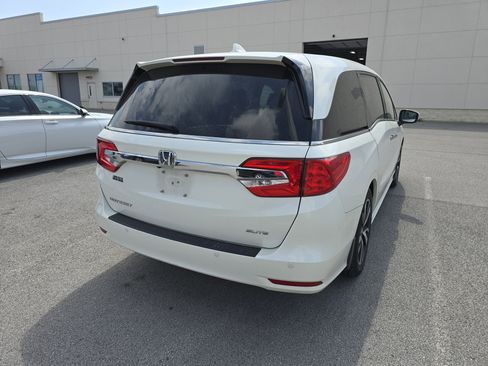 Used 2018 Honda Odyssey Elite image 3