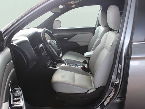 Used 2022 Mitsubishi Outlander SEL image 9