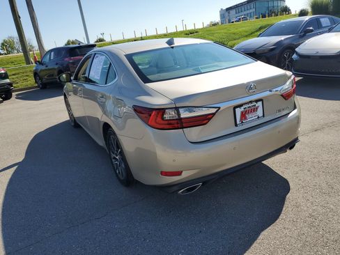 Used 2017 Lexus ES 350 w/ Premium Package FWD image 3