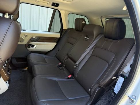 Used 2018 Land Rover Range Rover HSE image 16