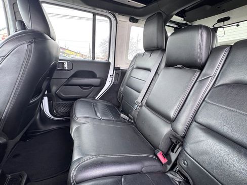 Certified 2018 Jeep Wrangler Unlimited Sahara image 16