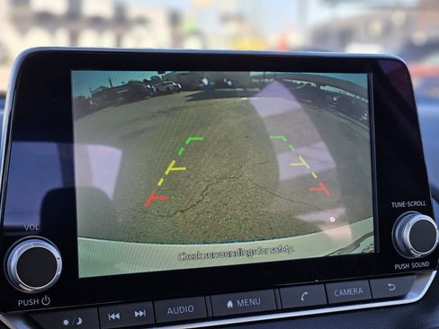 Used 2024 Nissan Sentra SV image 22